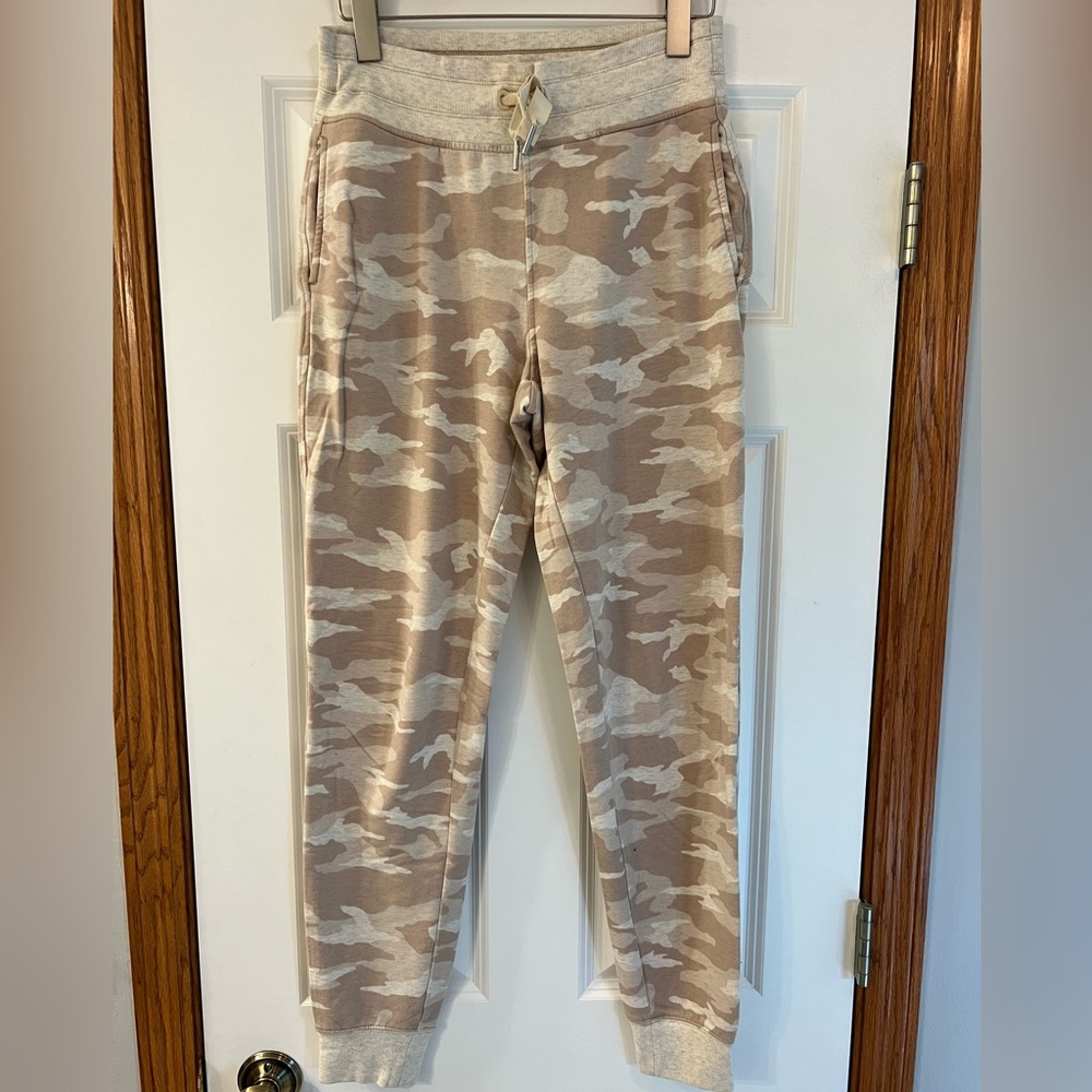 Athleta balanced joggers